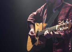 Finding the Right Guitar Tutor in Singapore: Tips for Effective Learning