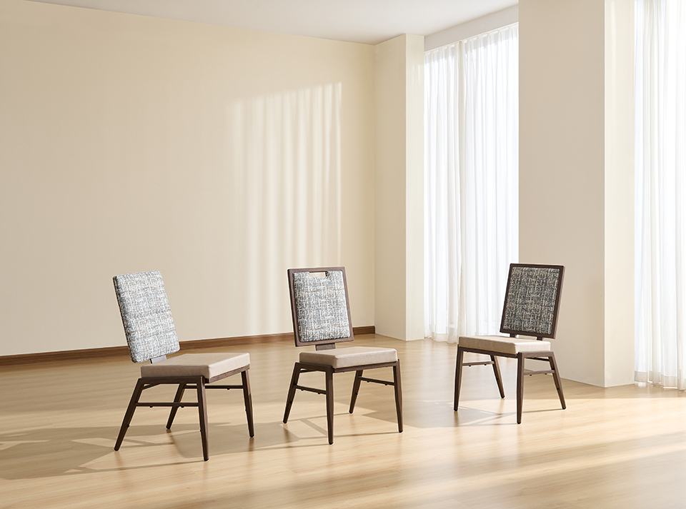 Metal Wood-Grain Chair